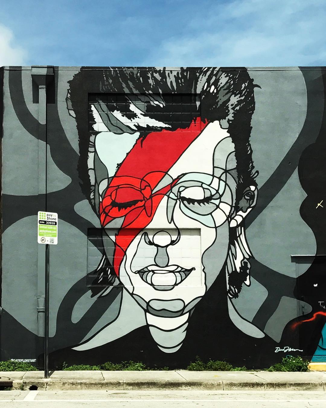 mural in Miami by artist David Flores. Tagged: David Bowie, music