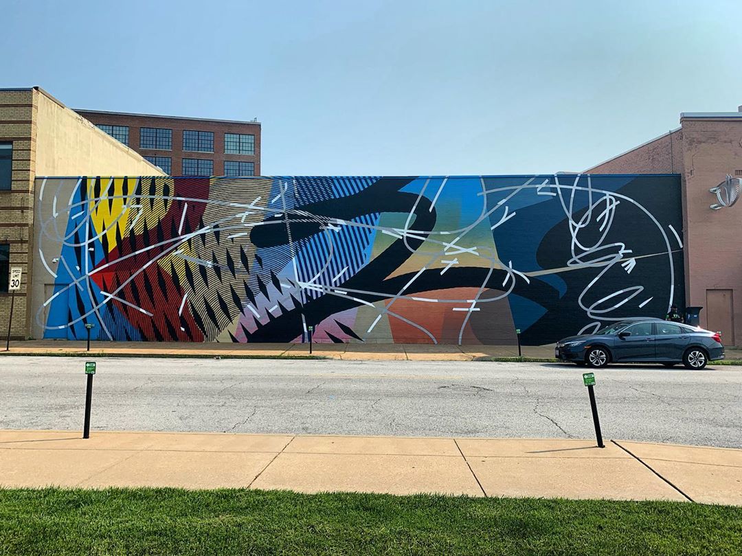 mural in St. Louis by artist MOMO.