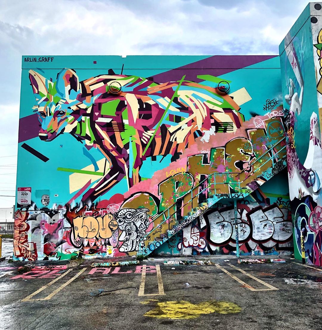 mural in Miami by artist Arlin Graff.