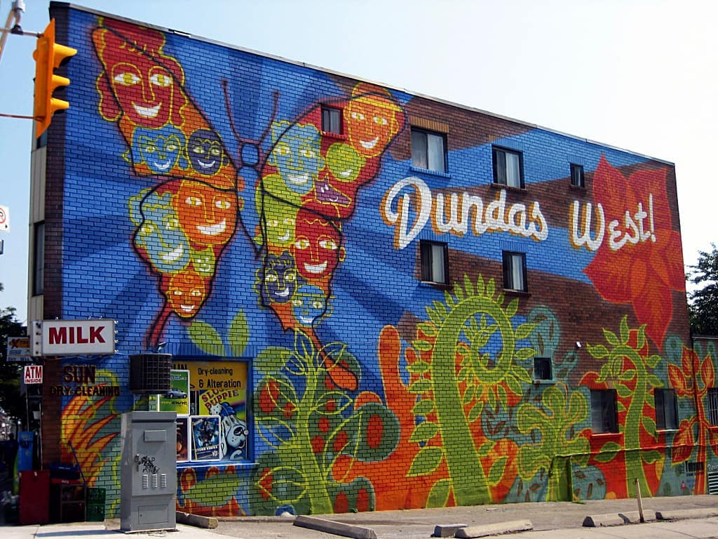 mural in Toronto by artist Jose Ortega. Tagged: animals