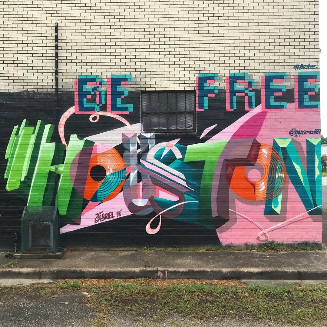 mural in Houston by artist Gabriel Prusmack. Tagged: lettering